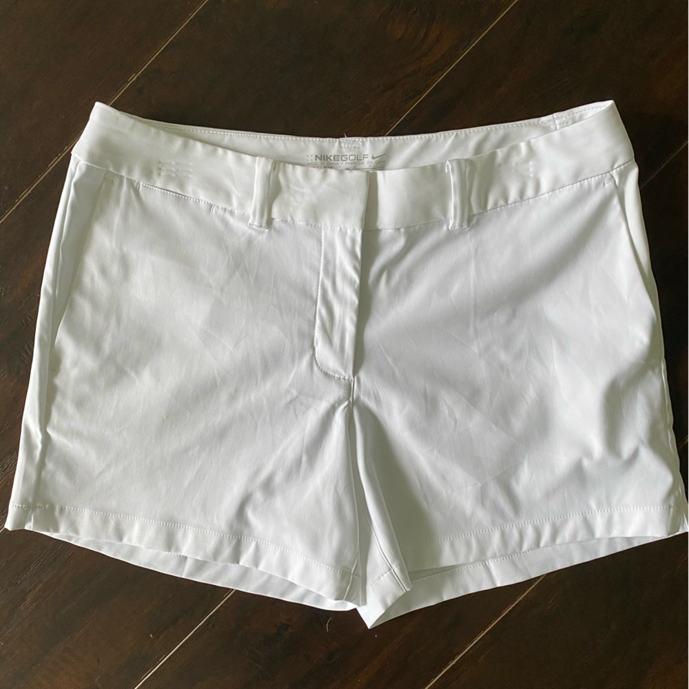Women’s White Nike Dri Fit Golf Shorts Size 6
